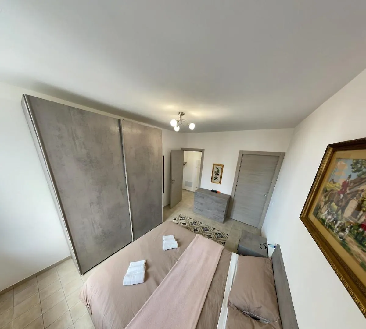 Apartment Rosso Mxp E Lago Maggiore Aeroporto A 7 Min Somma Lombardo Italy