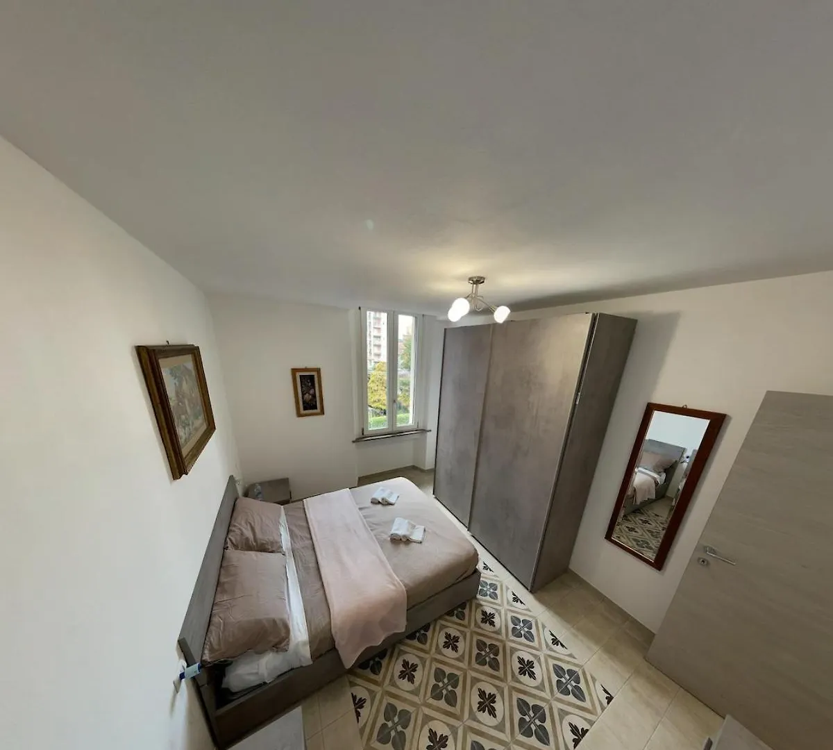 Apartment Rosso Mxp E Lago Maggiore Aeroporto A 7 Min Somma Lombardo