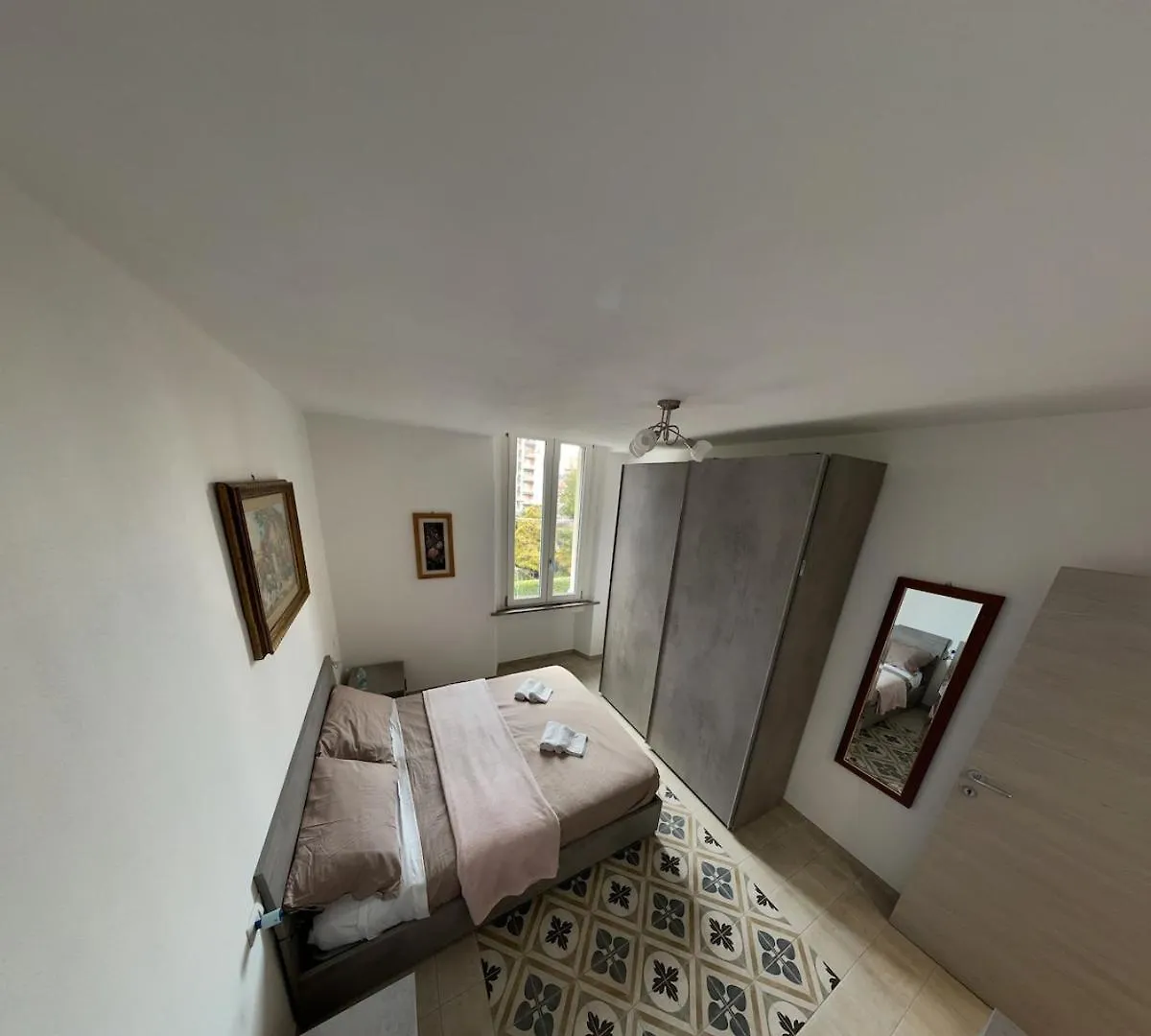 Apartment Rosso Mxp E Lago Maggiore Aeroporto A 7 Min Somma Lombardo Italy